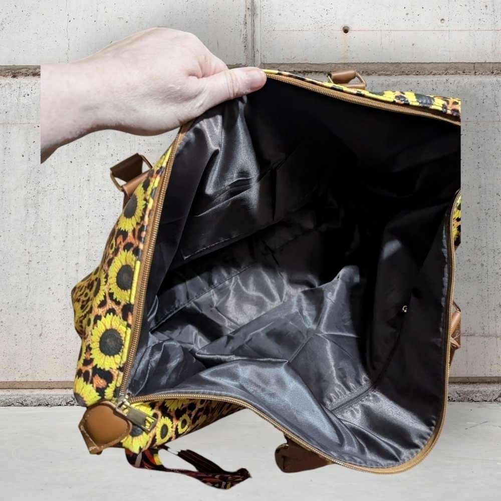 Like New Sunflower Patterned Overnight Bag With Guitar Style Carrying Strap - Picture 5 of 5
